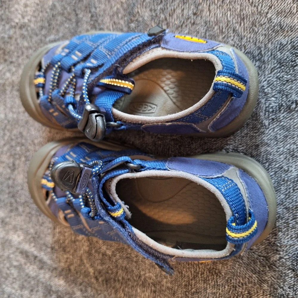 Keen Kids Newport H2 Closed Toe Water Sandals Youth 1 US‎ Swimming Beach
